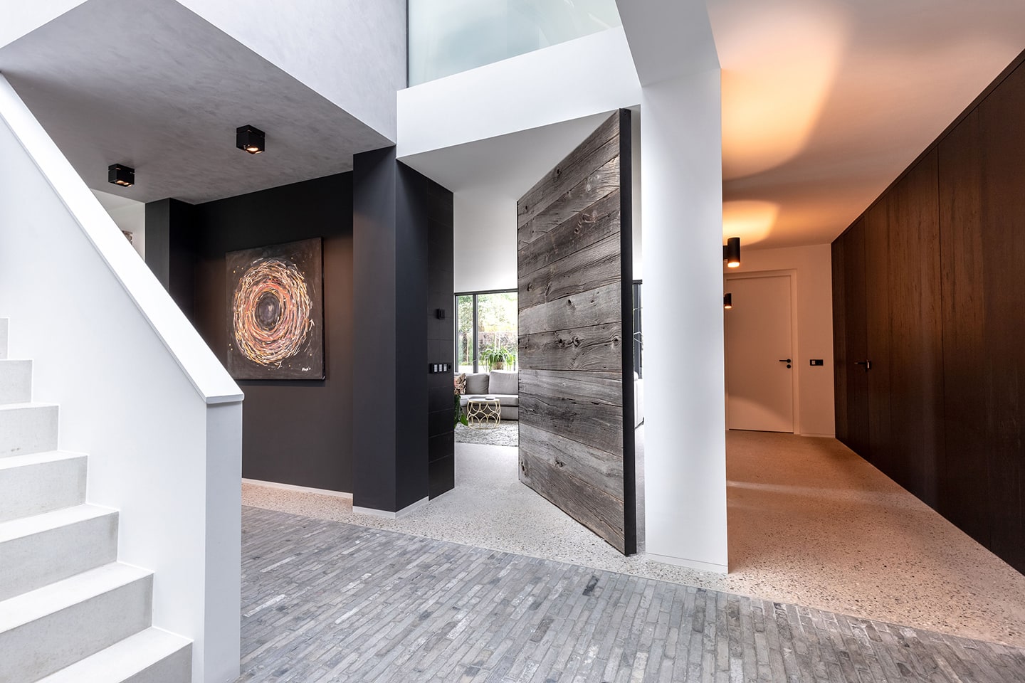 Pivot Tür mit Rohholz